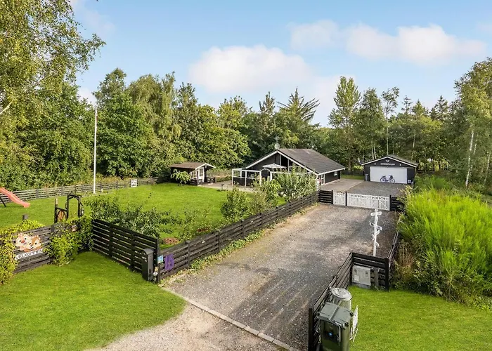 Holiday home Awesome In With Wifi Orsted (Midtjylland)