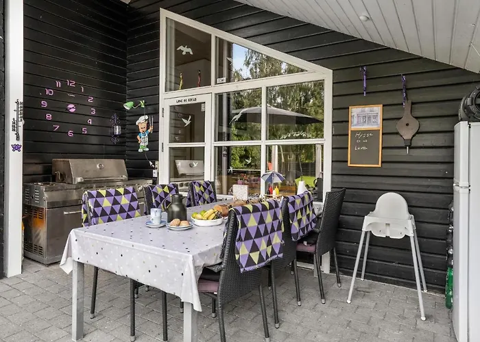 Holiday home Awesome In With Wifi Orsted (Midtjylland)